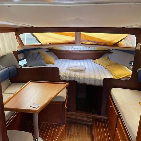 Отель Barco Acogedor - Cosy Boat - Барселона Экстерьер фото
