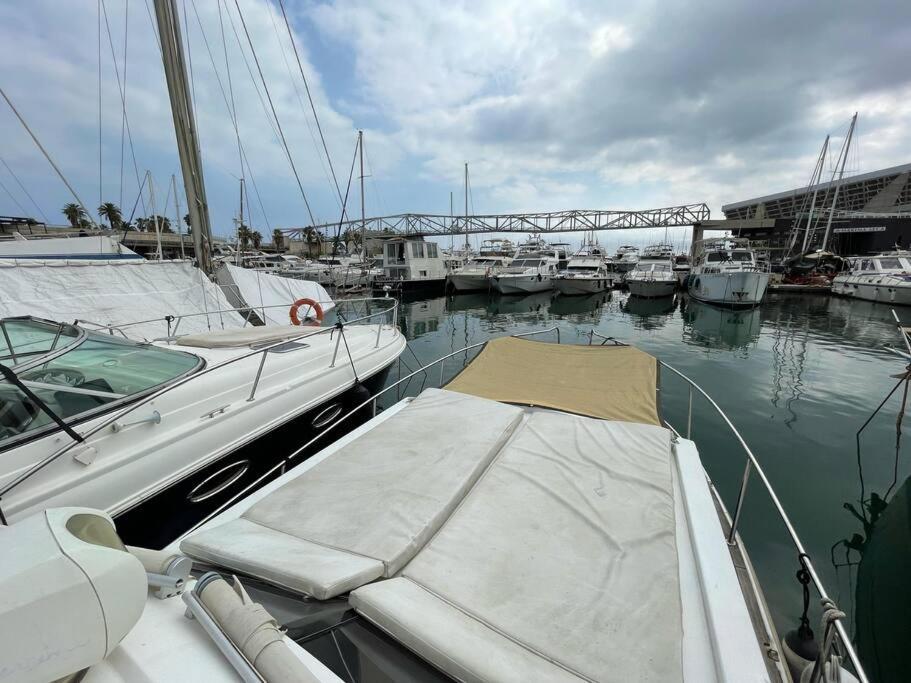 Отель Barco Acogedor - Cosy Boat - Барселона Экстерьер фото